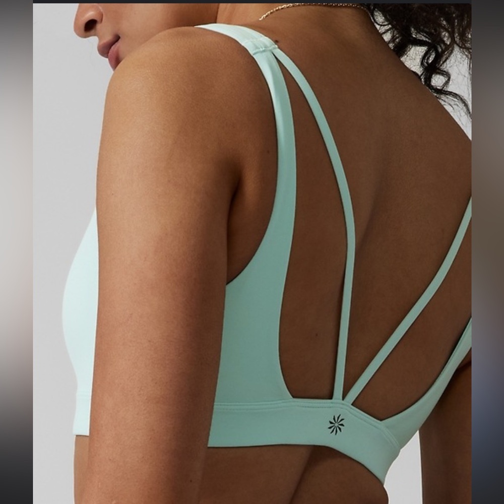 Athleta Exhale Sports Bra in Mint Green Size XL